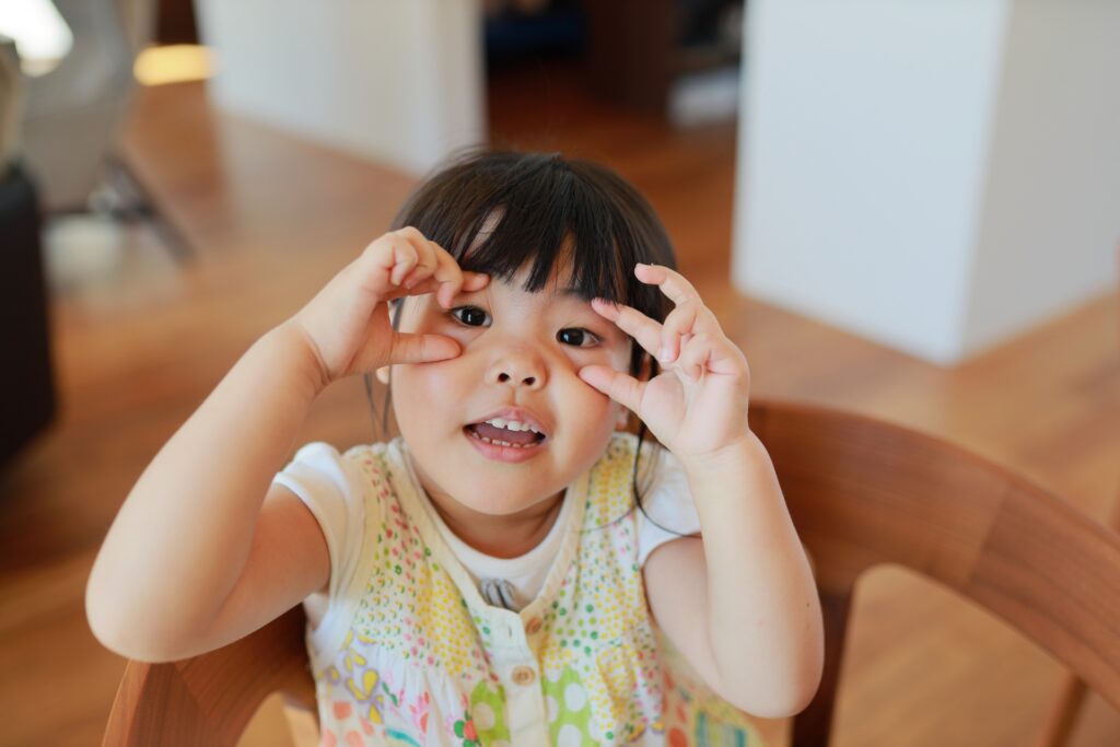 お茶目な女の子