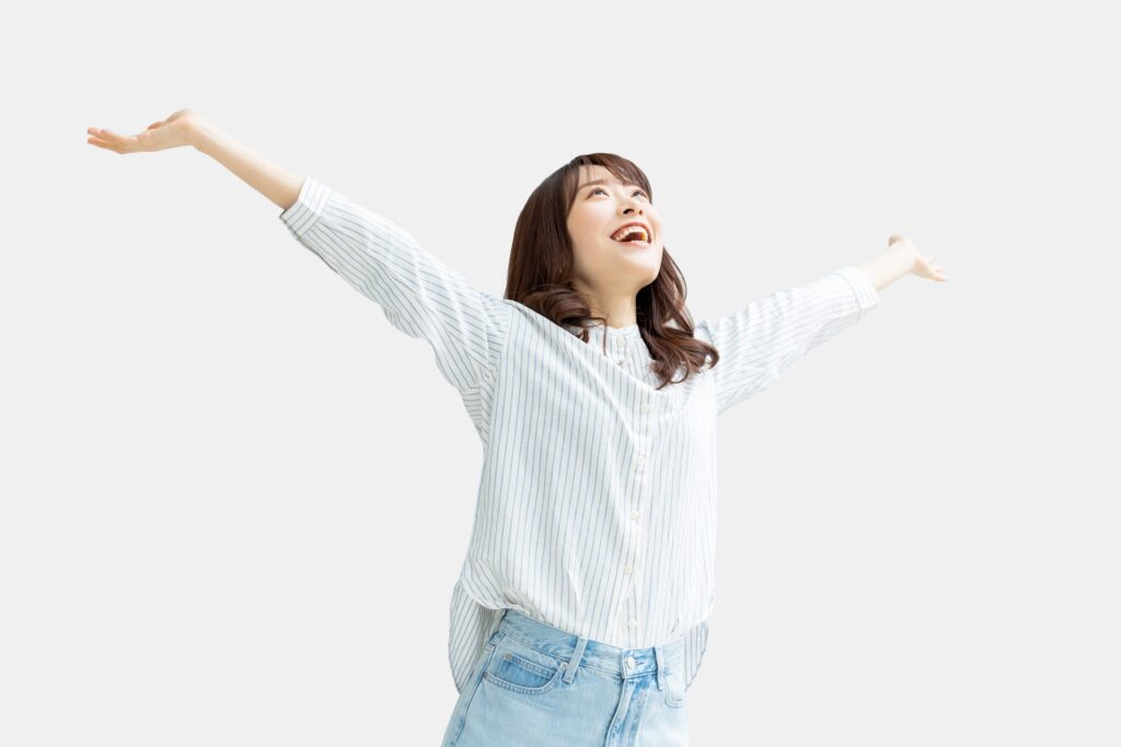 スッキリした表情の若い女性